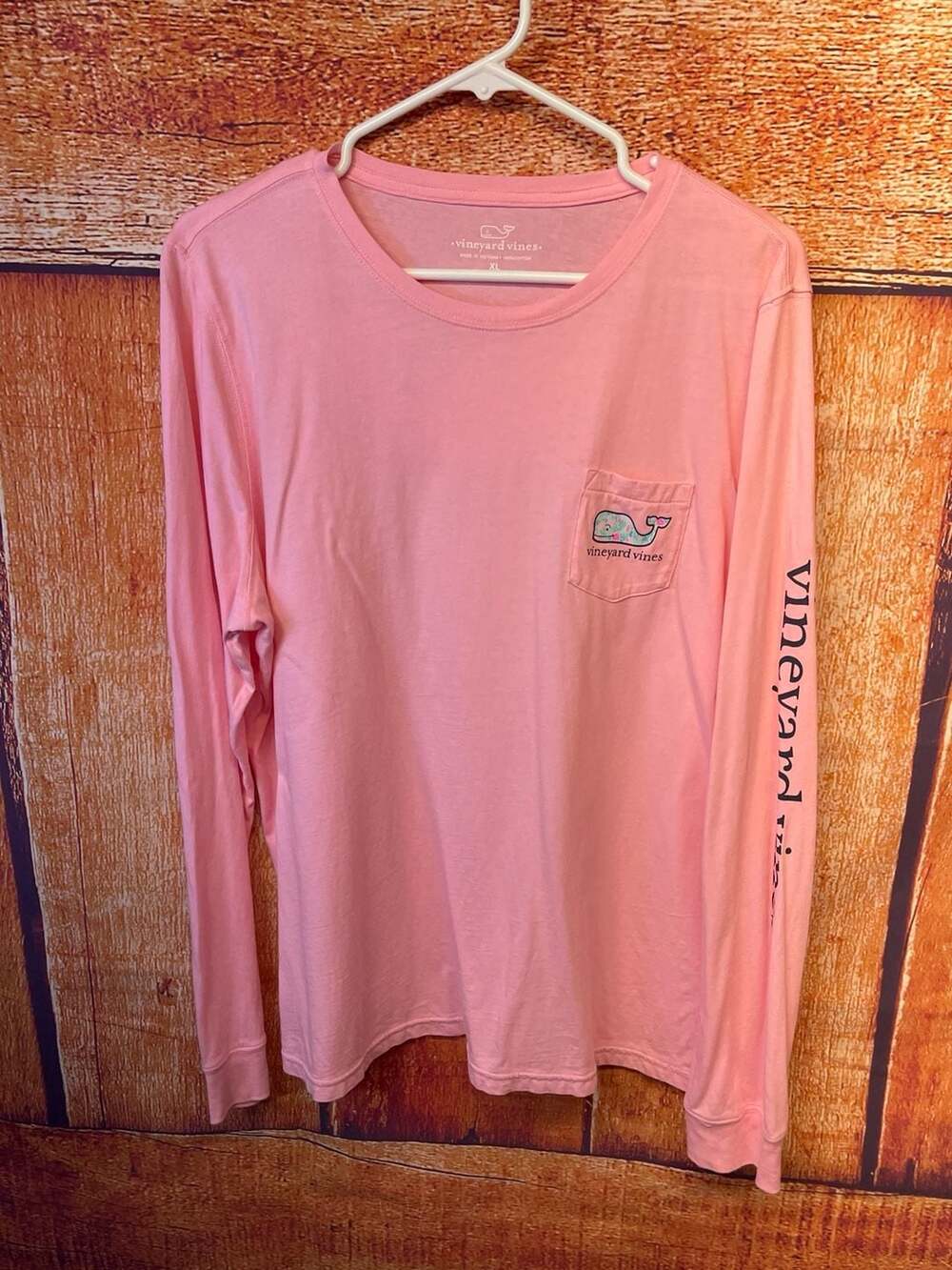 Vineyard Vines Women's Long Sleeve Whale Graphic Pocket T-Shirt, Pink, XL - Picture 2 of 7